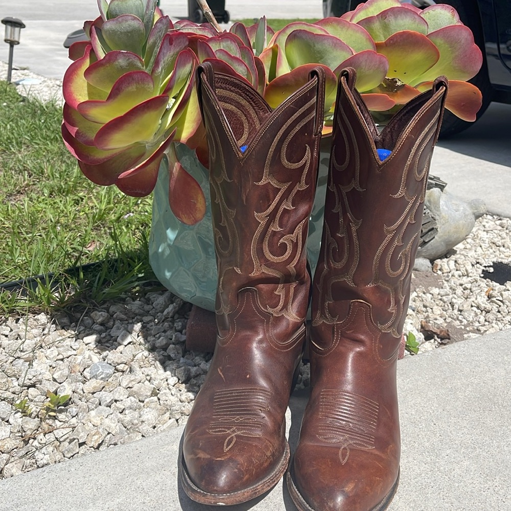 TONY LAMA COWBOY BOOTS
